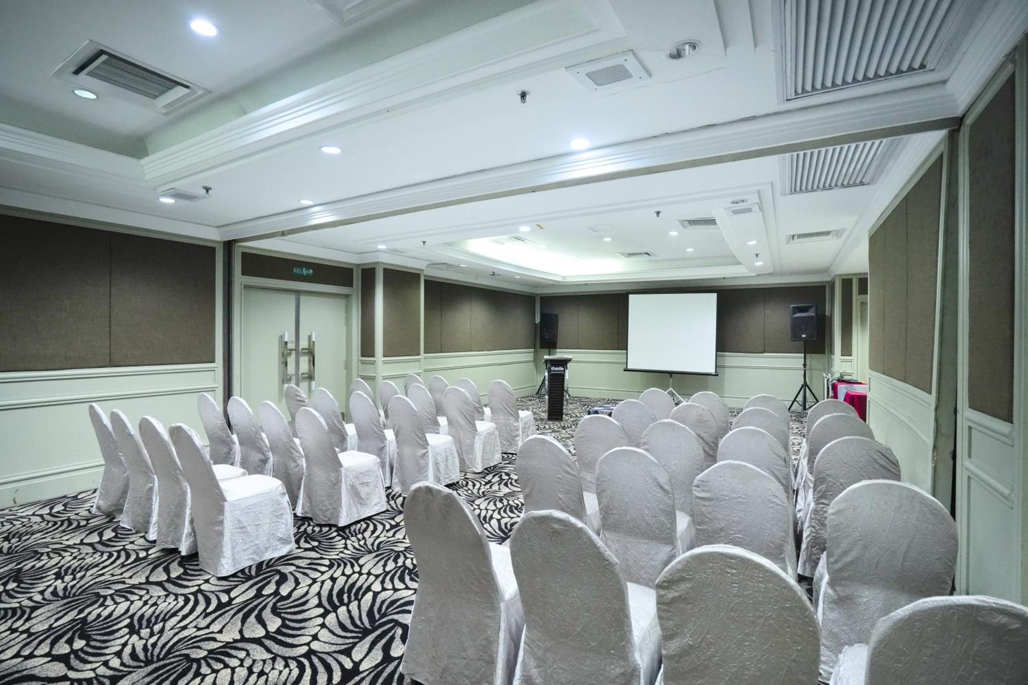 โรงแรมทริสเติล ยะโฮร์ บาห์รู ยะโฮร์บาห์รู ภายนอก รูปภาพ Meeting room