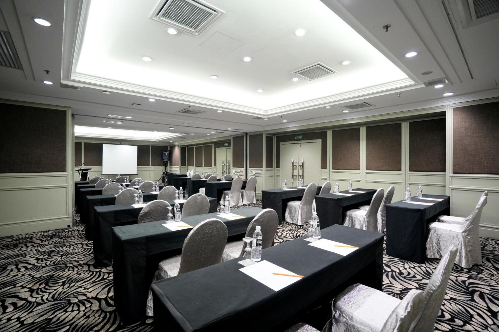 โรงแรมทริสเติล ยะโฮร์ บาห์รู ยะโฮร์บาห์รู ภายนอก รูปภาพ Meeting room