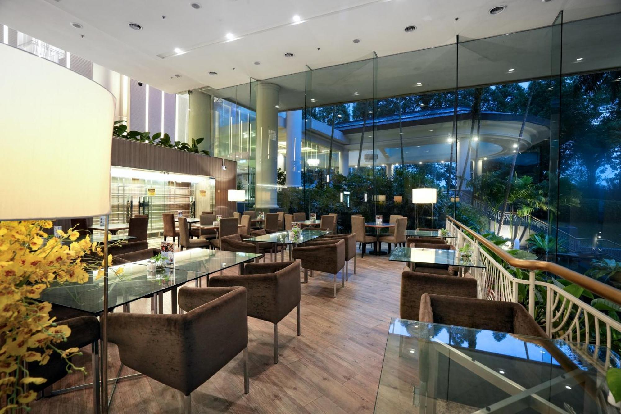 โรงแรมทริสเติล ยะโฮร์ บาห์รู ยะโฮร์บาห์รู ภายนอก รูปภาพ The interior of the lounge